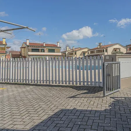 & Apartment *